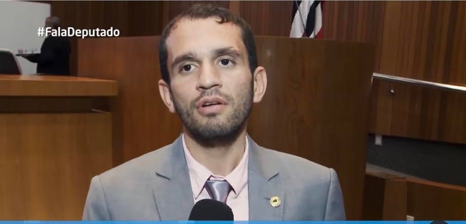 Fernando Pessoa quer paternidade de obra do governo que ele é opositor...