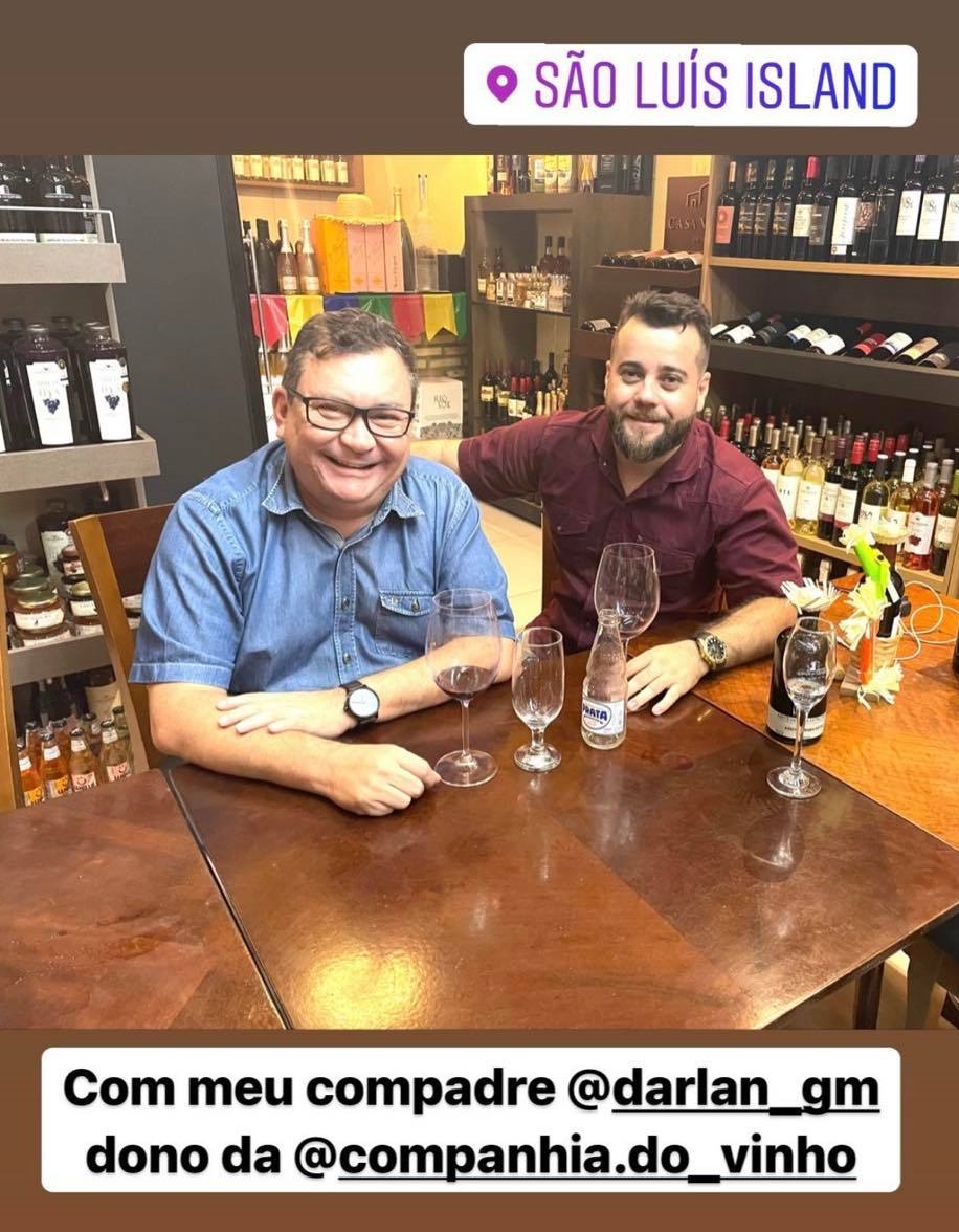 Ivaldo Rodrigues em plena quarta degustando um "velho" vinho num buteko em São Luís...