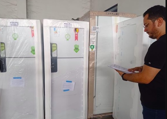 Entrega de equipamentos para a Educação de Santa Inês...