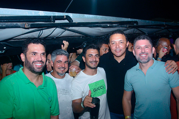 Fábio confraternizou com aliados...