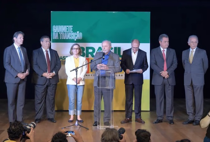 Em entrevista coletiva, petista anunciou os primeiros nomes do seu gabinete ministerial, que integrarão a Esplanada a partir de 1º de Janeiro