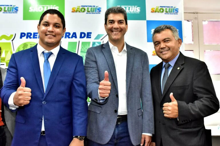 resta saber se o cargo de titular da SEMDEL é indicação pessoal ou do partido, se for do partido, Romário Barros deverá ser o secretário mais rápido da história a ocupar uma secretaria municipal...