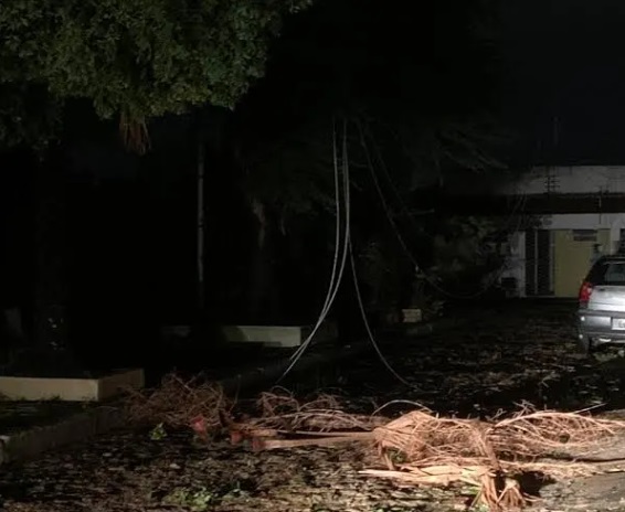 População no escuro em Satubinha...