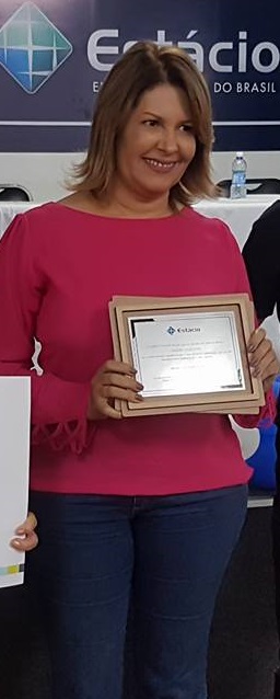 A jornalista Jacqueline Heluy tem 32 anos de ALEMA...