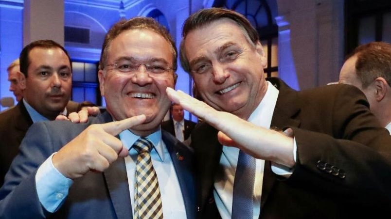 Rosimary Cardoso Cordeiro, responsável por emitir o cartão de crédito usado por Michele Bolsonaro e pago com dinheiro público desviado dentro do Palácio do Planalto era lotada no gabinete do maranhense no Senado Federal