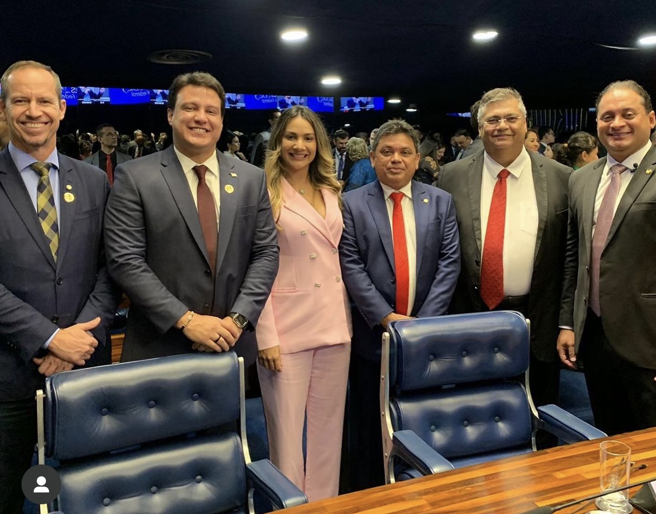 Weverton fingindo ser aliado de Dino…