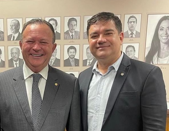 Marreca levou o Patriota para Brandão, venceu a eleição, saiu grande com os mandatos do filho e do primo e agora ganhou secretaria de Industria e Comercio. 