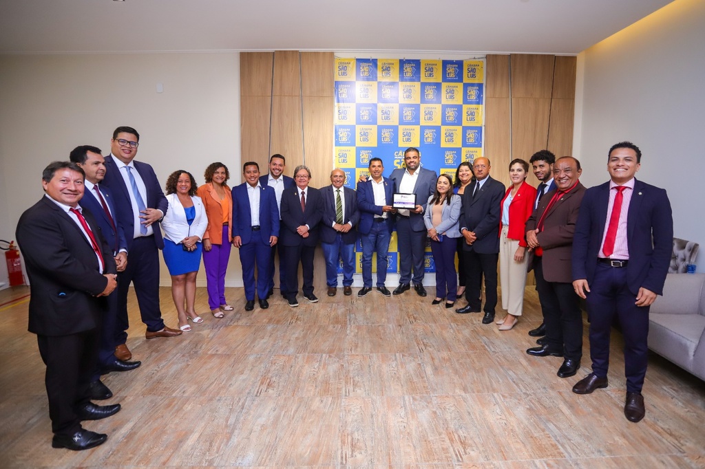 Paulo Victor agradeceu aos colegas de parlamento pelo tempo que esteve a frente do legislativo...