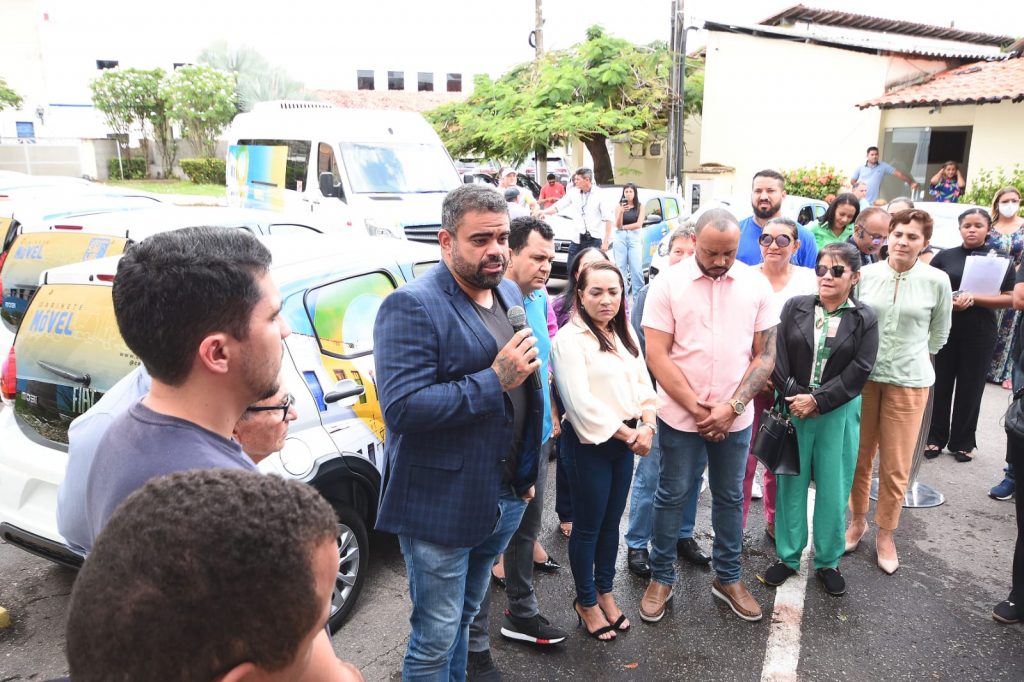 Cerimônia aconteceu na área externa da Câmara de SL... 