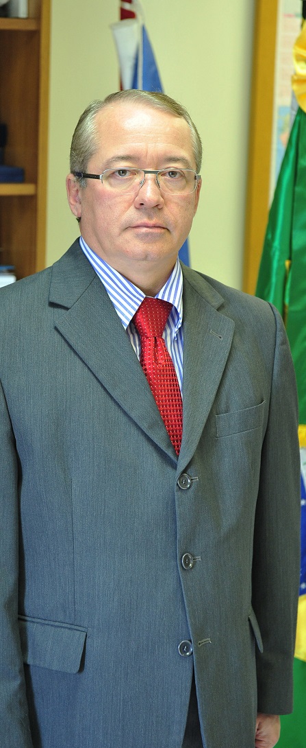 <strong><em>Investigado pela PF, Desembargador federal maranhense Cândido Ribeiro, do TRF-1 é aposentado por invalidez.</em></strong>