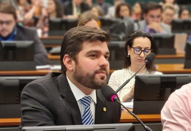 Deputado Marreca Filho...
