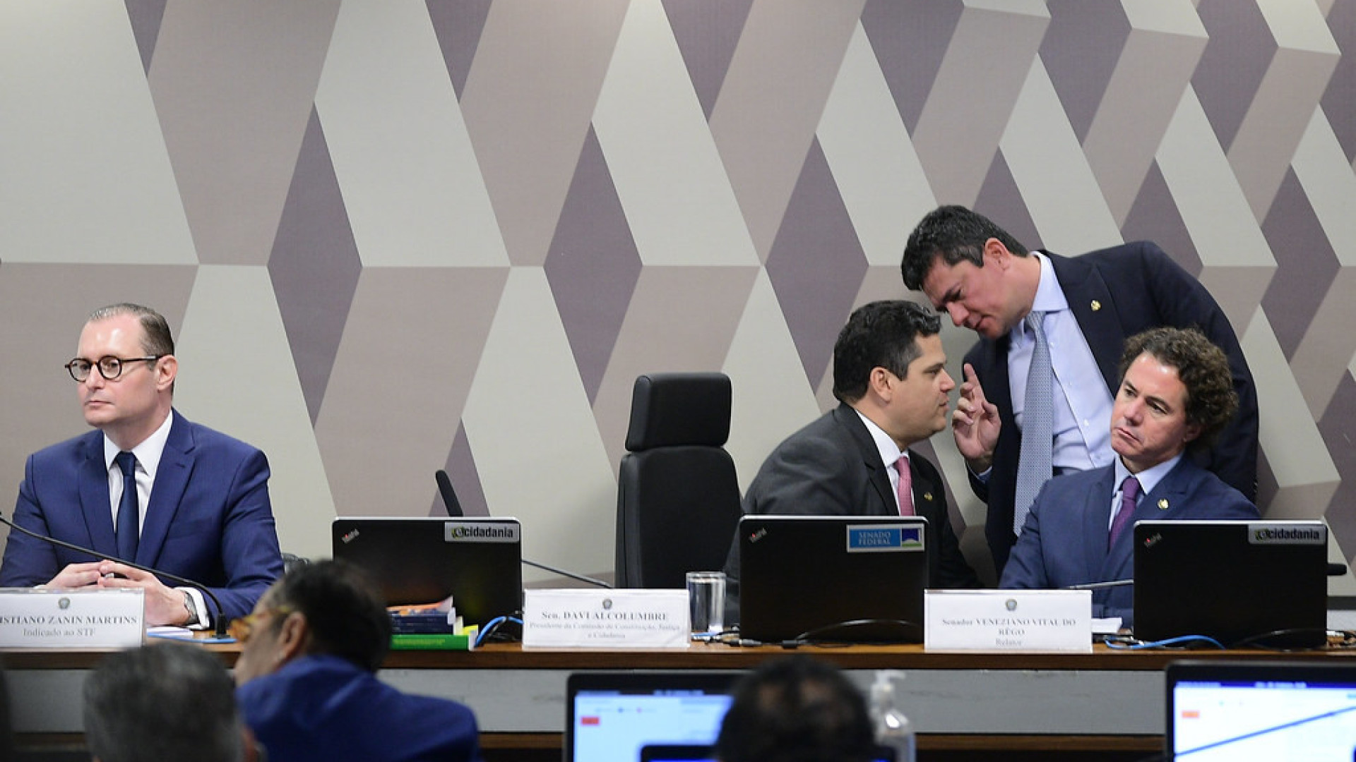 Sabatina na CCJ do Senado reedita embates entre Moro e Zanin na Lava Jato