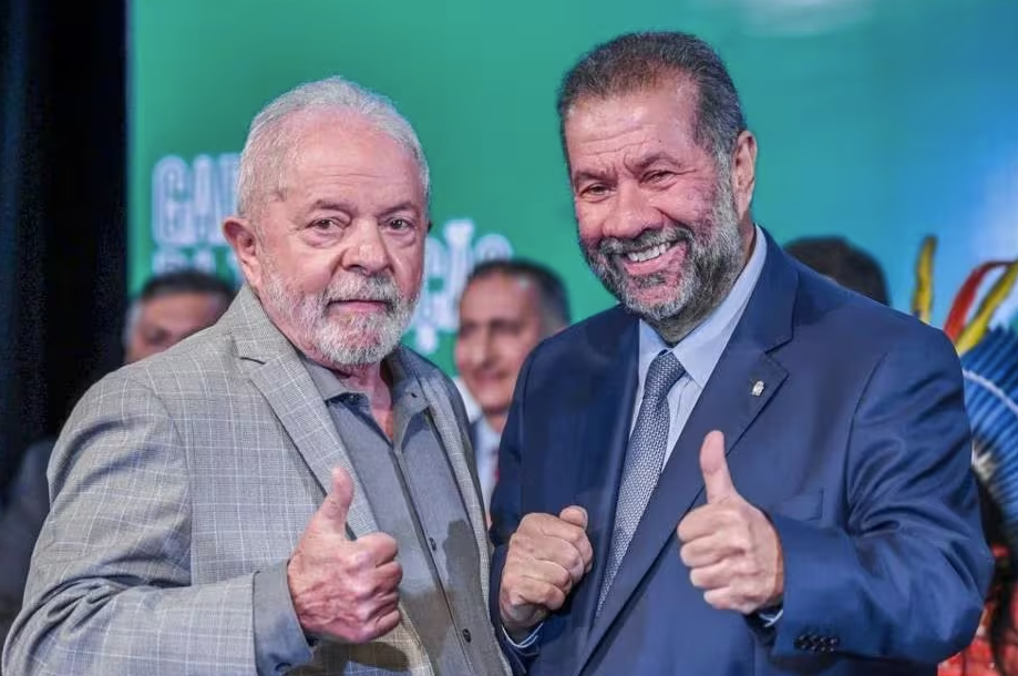 Presidente Lula e o Ministro da Previdência, o pedetista Carlos Lupi.