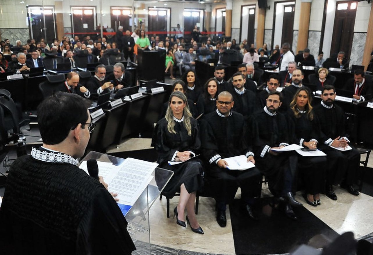 Sessão solene de posse dos magistrados e magistradas recém-aprovadas(os) em concurso público ocorreu após as sessões do Tribunal, nesta quarta-feira, 13