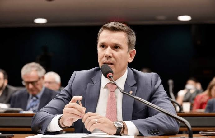 Deputado Felipe Carreras nega as acusações…