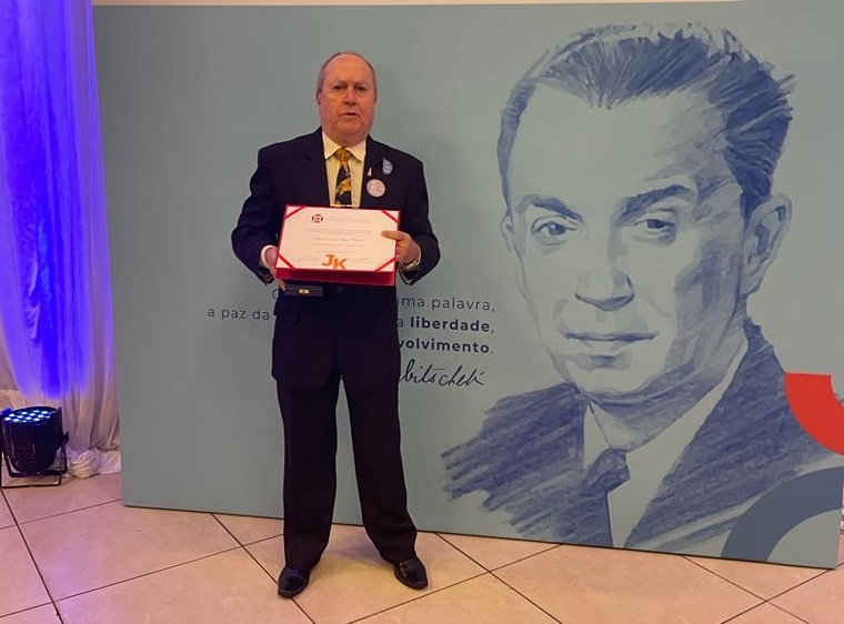 Eduardo Nicolau é homenageado com a Medalha JK em Minas Gerais