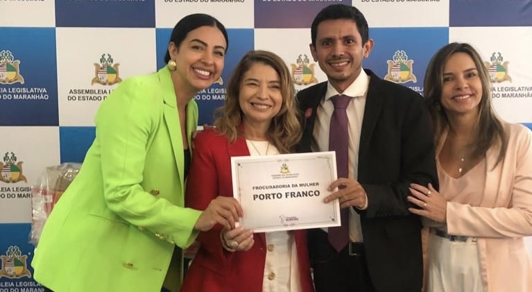 Presidente da Câmara de Porto Franco recebe Kit para Procuradoria da Mulher em ato de apoio à igualdade de gênero