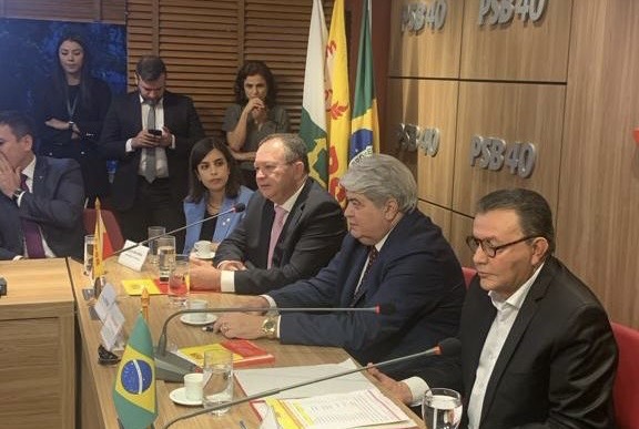 Brandão discursou ao lado de Datena durante filiação ao PSB…