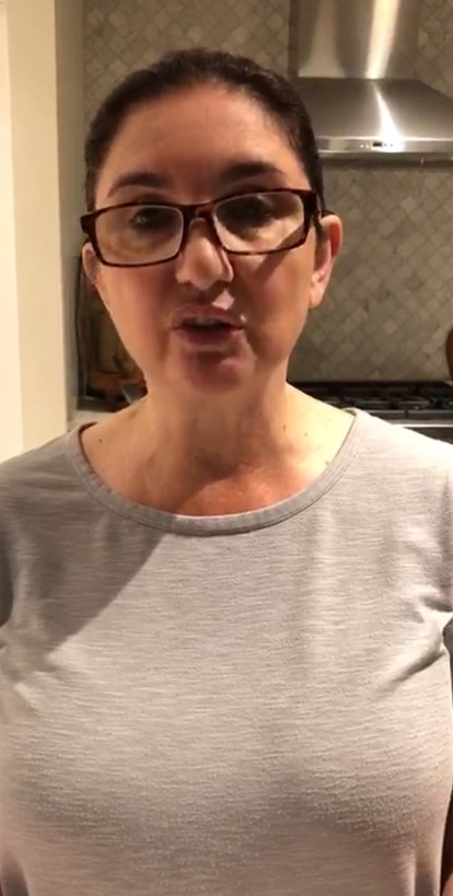 A empresária Claudine de Oliveira Sousa gravou vídeo direto de Vancouver no Canadá e afirmou que Alessandro não está de posse de suas faculdades mentais, conforme comprovado por laudo médico: "Meu irmão foi diagnosticado com um transtorno bipolar e outras ocorrências psicológicas e psiquiátricas".