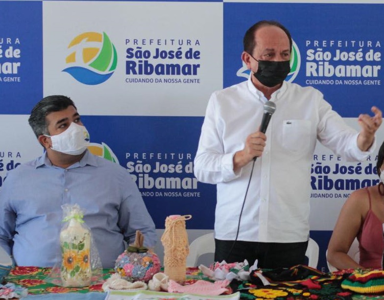 O advogado e ex-secretário de Cultura de São José de Ribamar, Urubatan Lima de Melo Neto está movendo uma ação de execução de honorários [nº 0865348-07.2022.8.10.0001] contra seu ex-patrdão, o médio que é o atual prefeito do município, Júlio César de Souza Matos, conhecido como Dr. Julinho (PL).