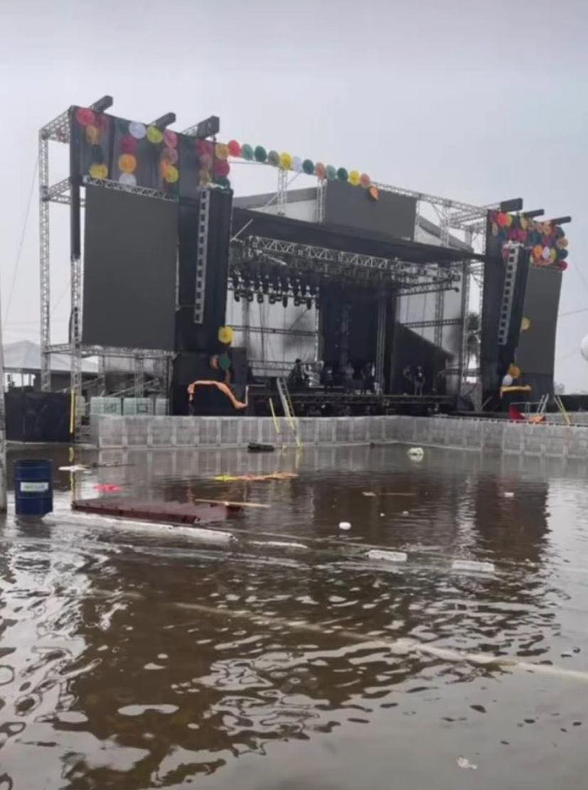 Praça Maria Aragão alagada durante os shows de São João de Braide.