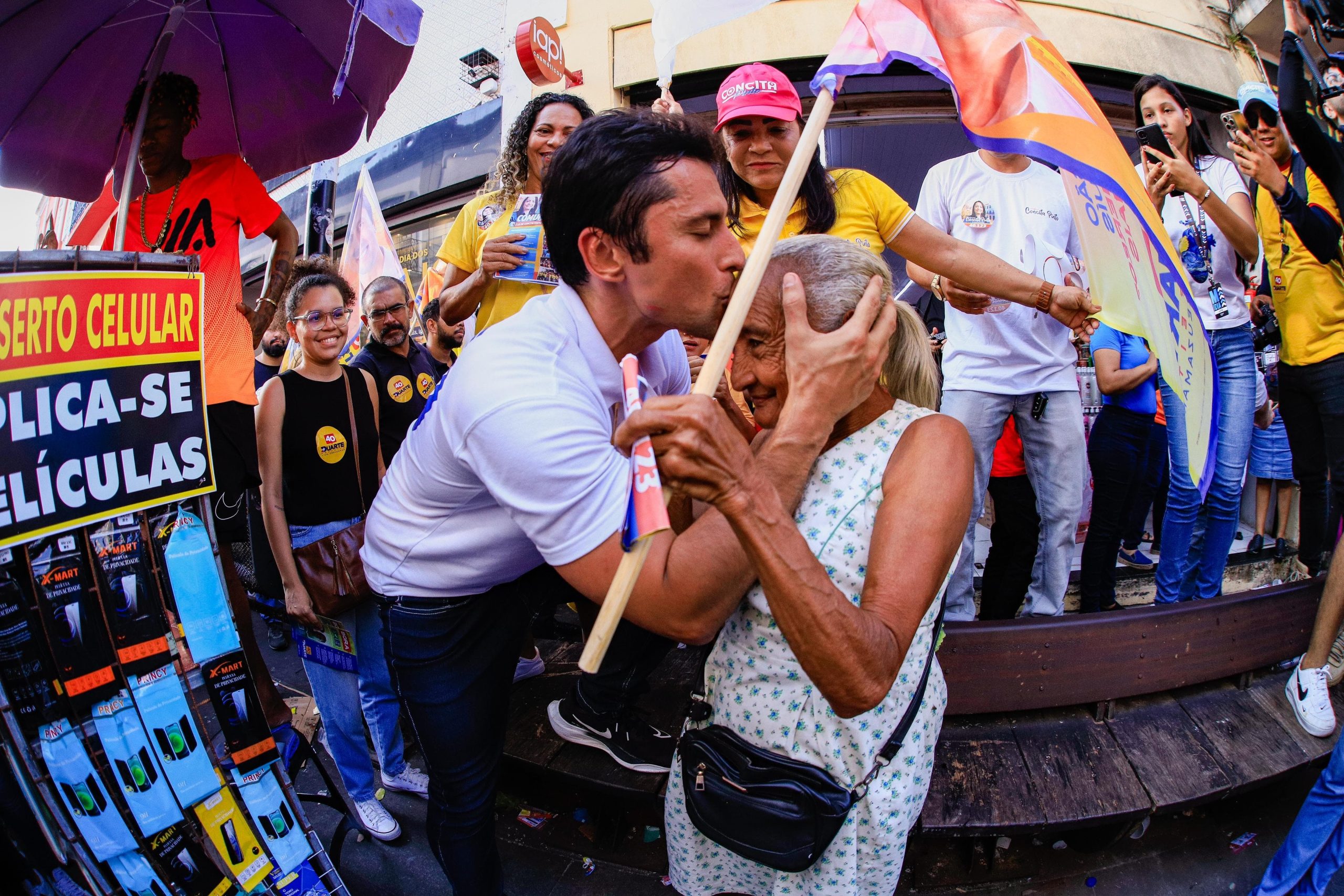Duarte em forte campanha pelas ruas de São Luís.