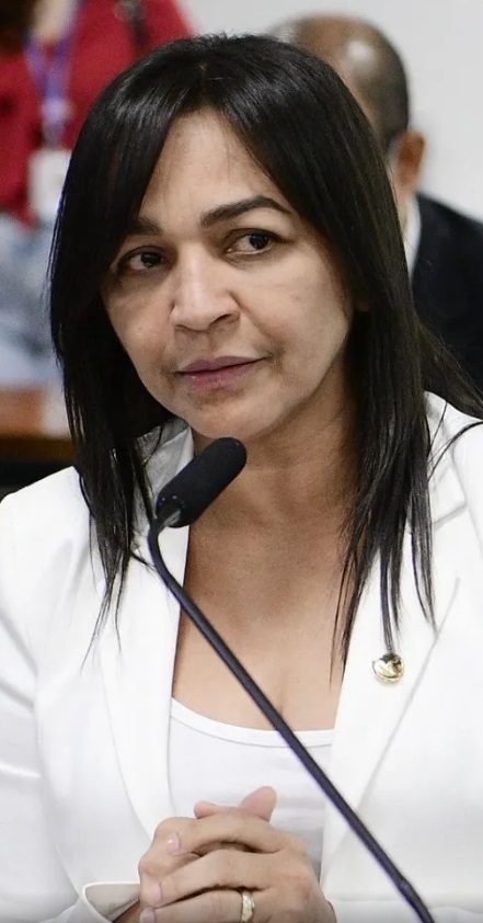 Pior nome entre os evangélicos para ministério no governo Lula é o de Eliziane Gama.