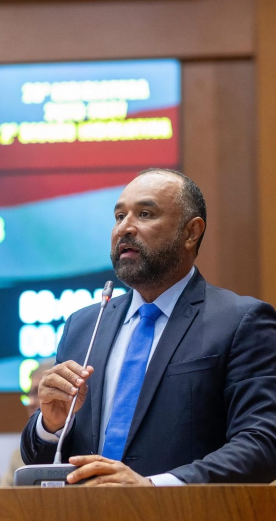 Deputado estadual Roberto Costa.