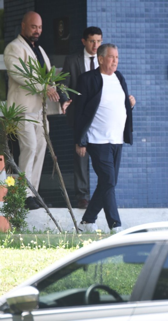 Antônio Américo foi flagrado quando saia do MP-MA...