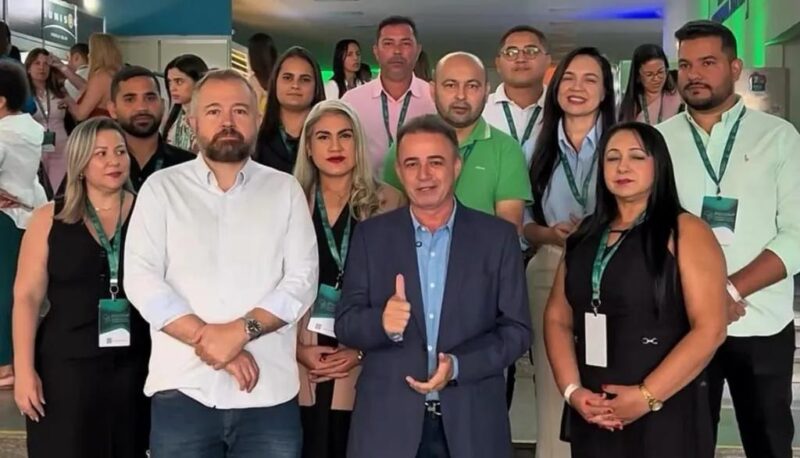 Erlânio e sua equipe comemoraram prêmio após sucesso da gestão...
