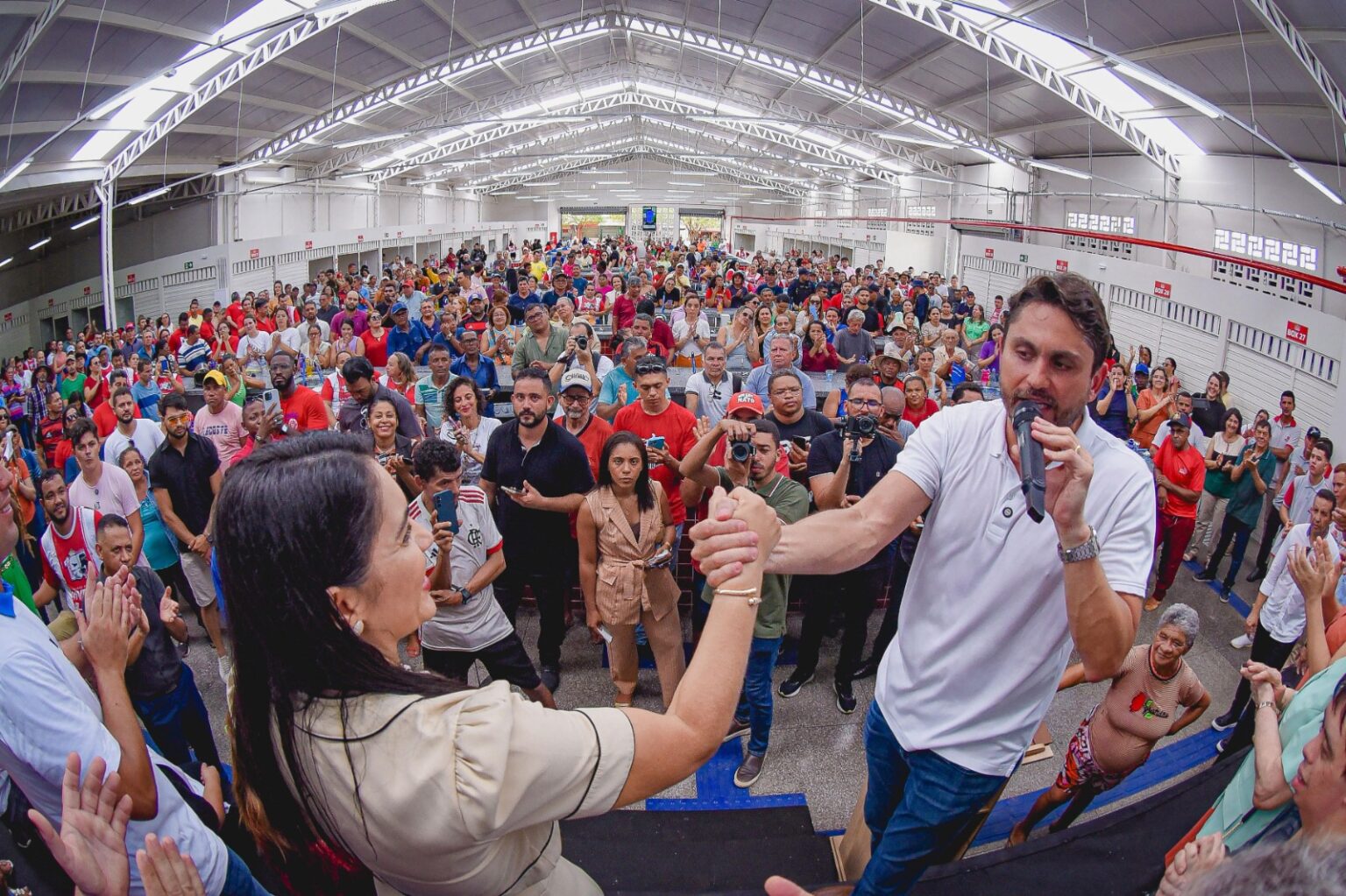 Deputado anunciou Base do SAMU, 100 casas populares e mais benefícios à população, durante programação de aniversário da cidade